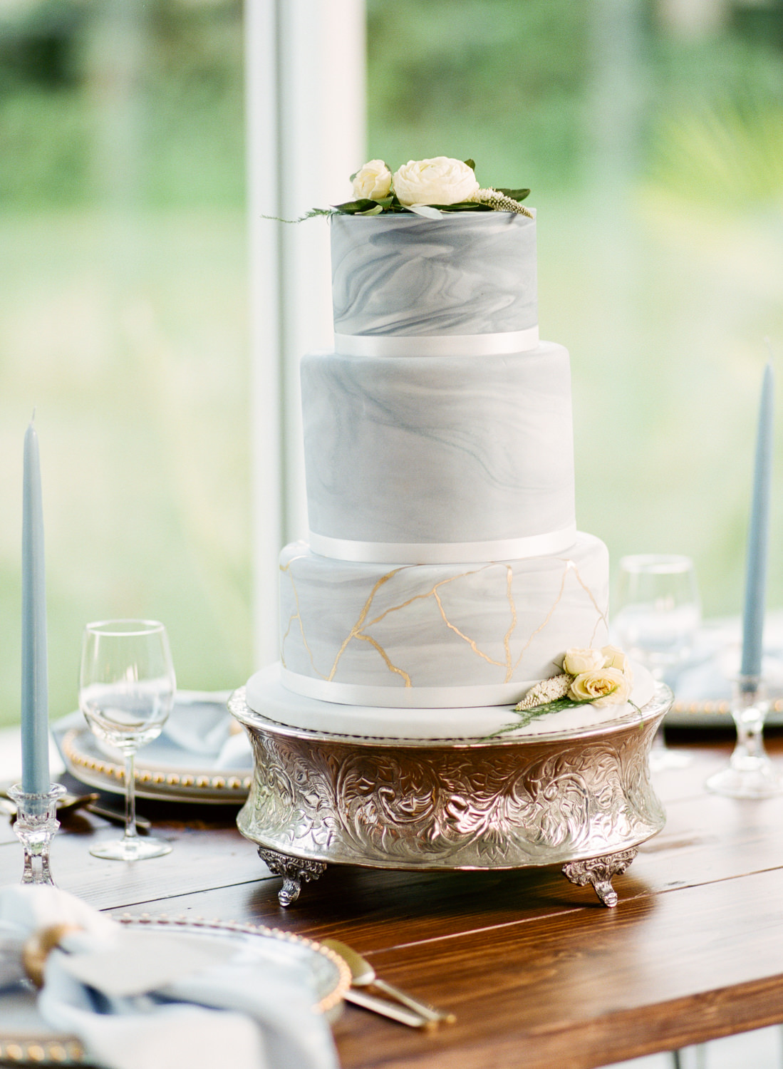 Cake Worthy Design, gold and dusty blue wedding cake, Fine Art Wedding