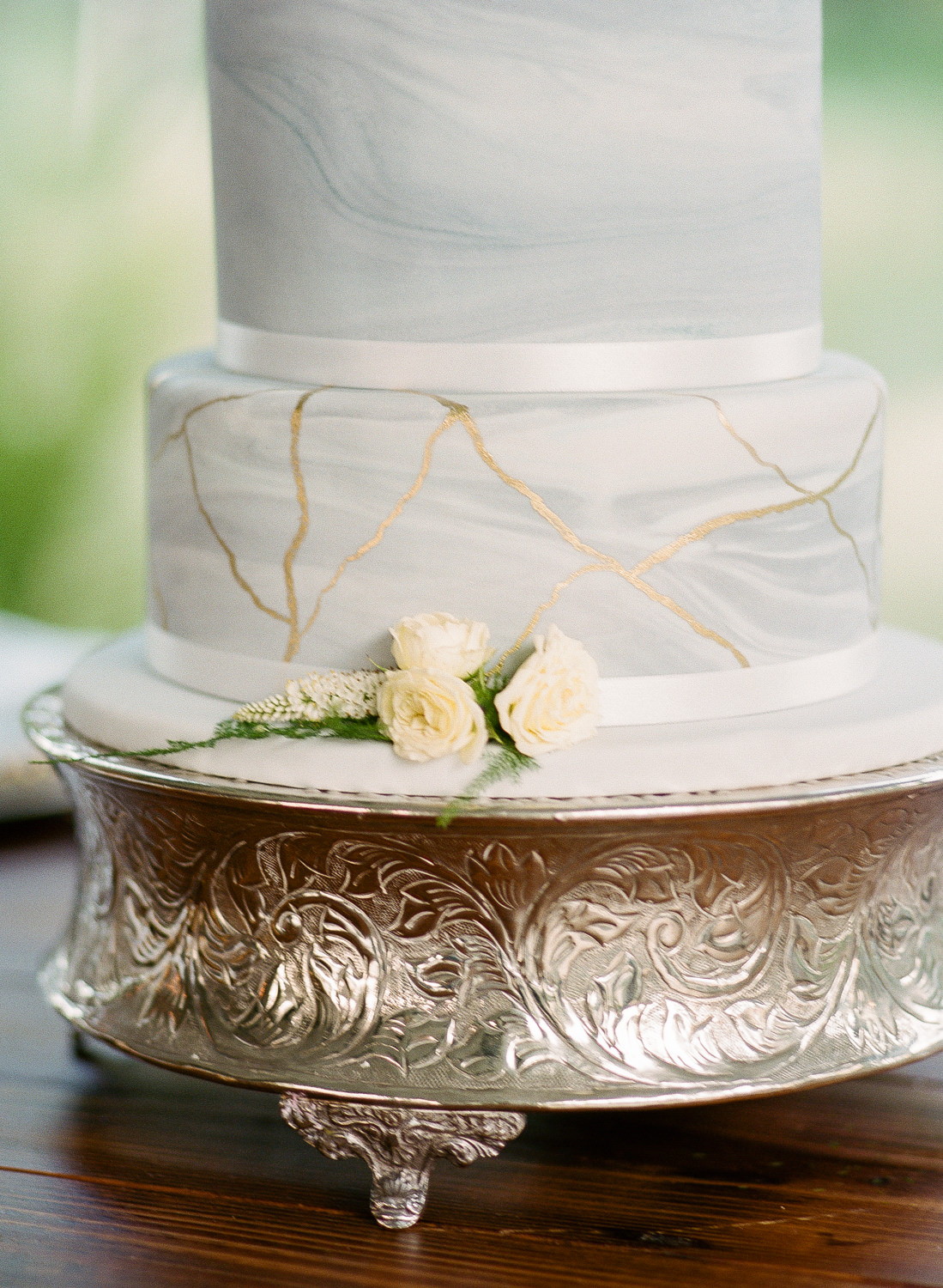 Cake Worthy Design, gold and dusty blue wedding cake