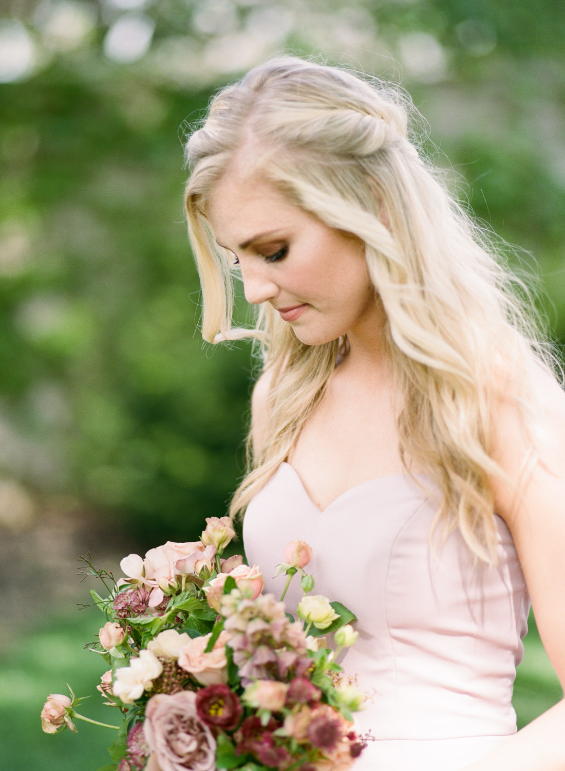 Pink bridesmaid gown and mauve flowers, St,. Louis Fine Film Wedding Photographer Erica Robnett Photography