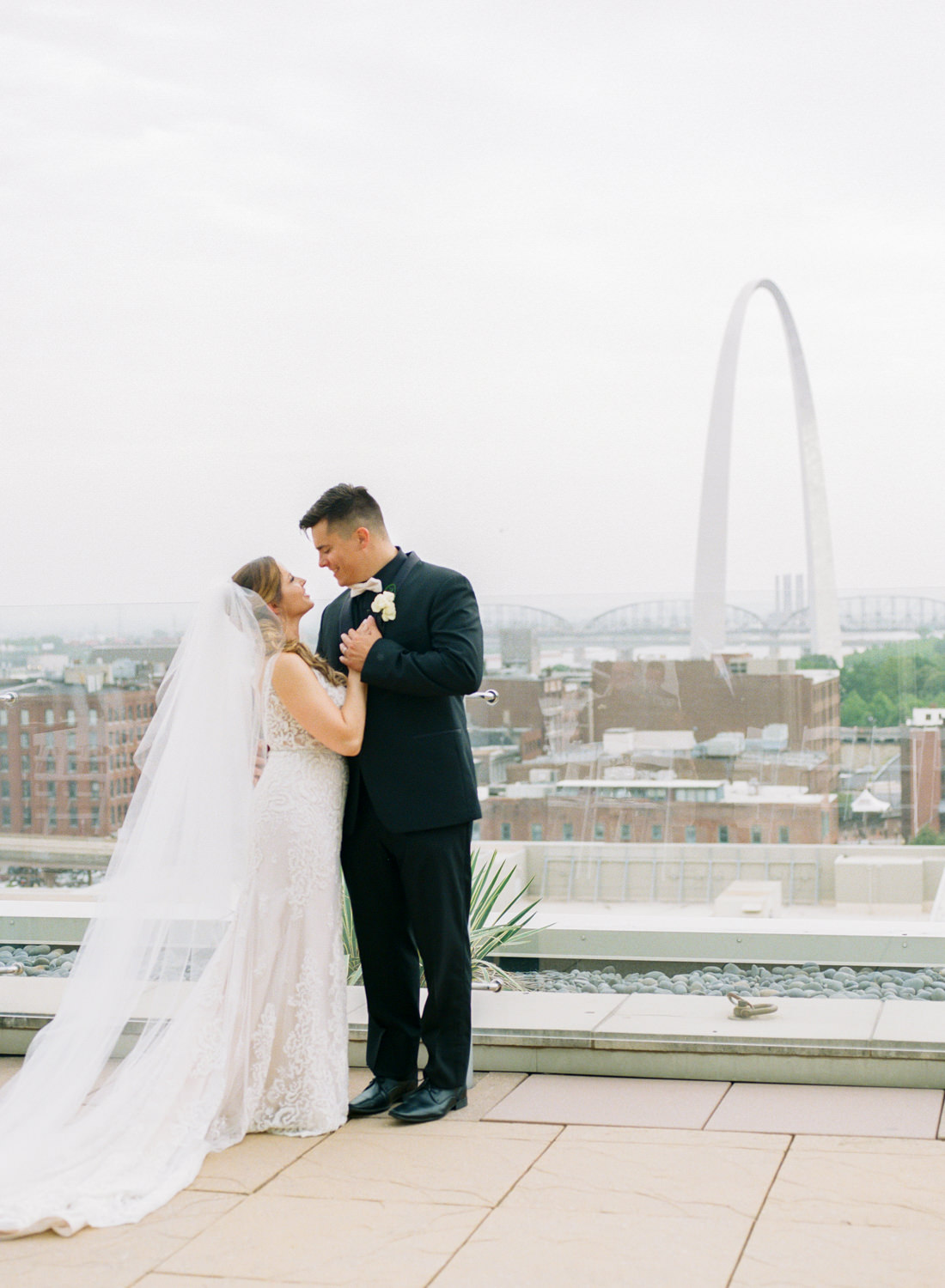 Jennifer and Robbie's Four Seasons St. Louis Wedding | Erica Robnett ...