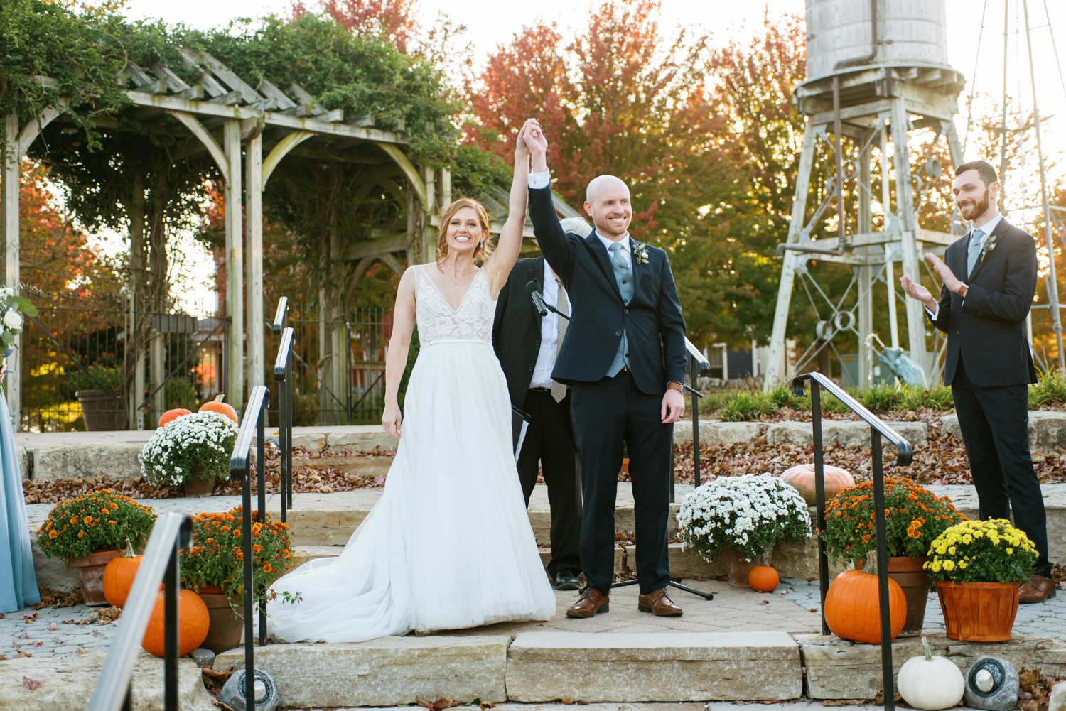 Wedding ceremony at St. Louis wedding venue Glenmark Farms