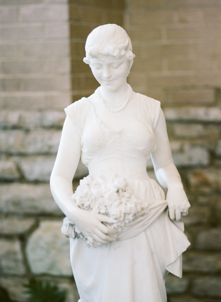 St. Louis wedding venue Forest Park Jewel Box; St. Louis wedding photographer Erica Robnett Photography