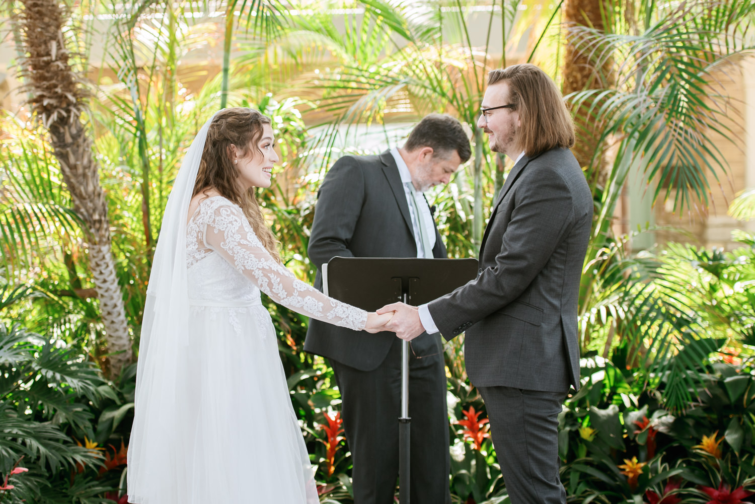 St. Louis wedding venue Forest Park Jewel Box; St. Louis wedding photographer Erica Robnett Photography