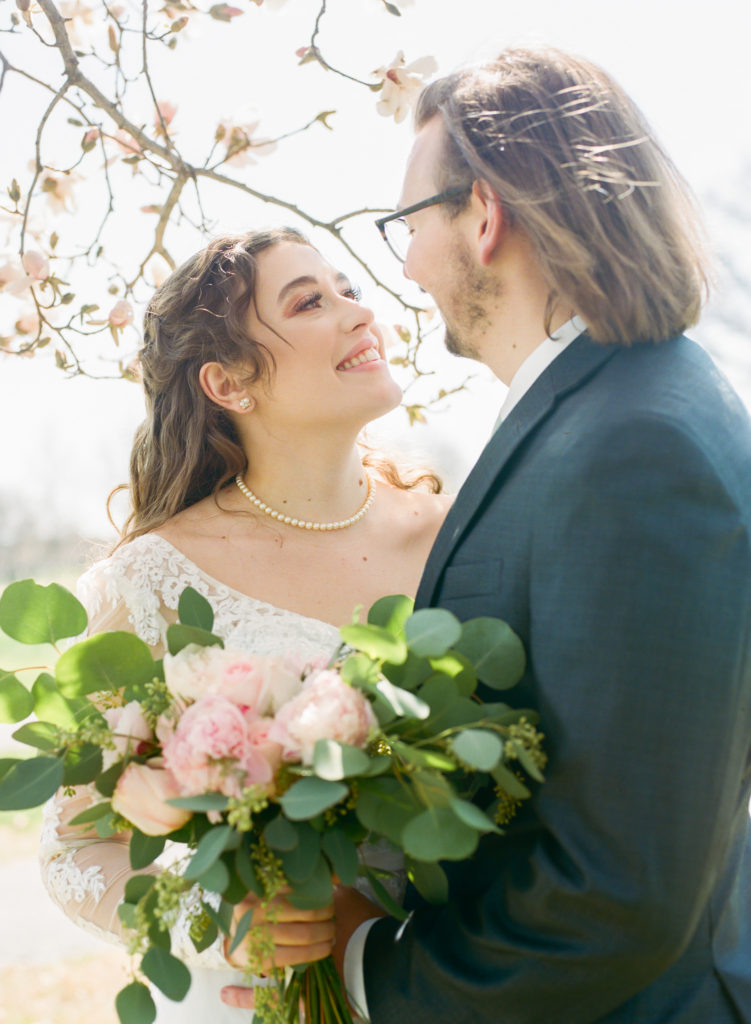 St. Louis wedding photos at Forest Park; St. Louis fine art film wedding photographer Erica Robnett Photography