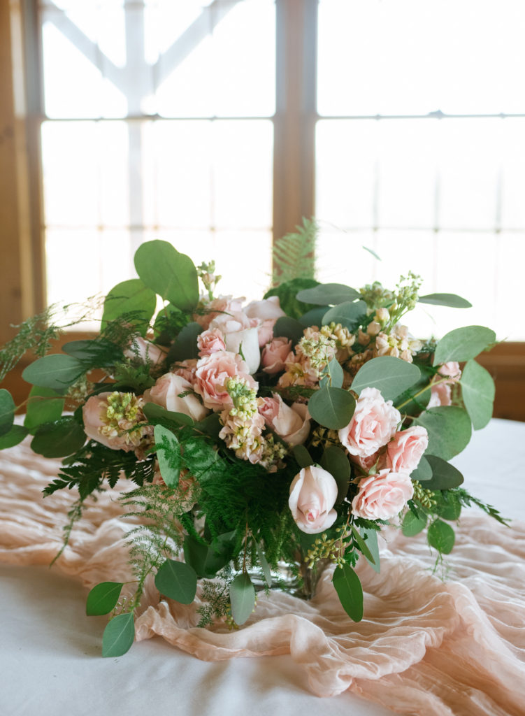 Pink wedding reception florals; St. Louis wedding photographer Erica Robnett Photography