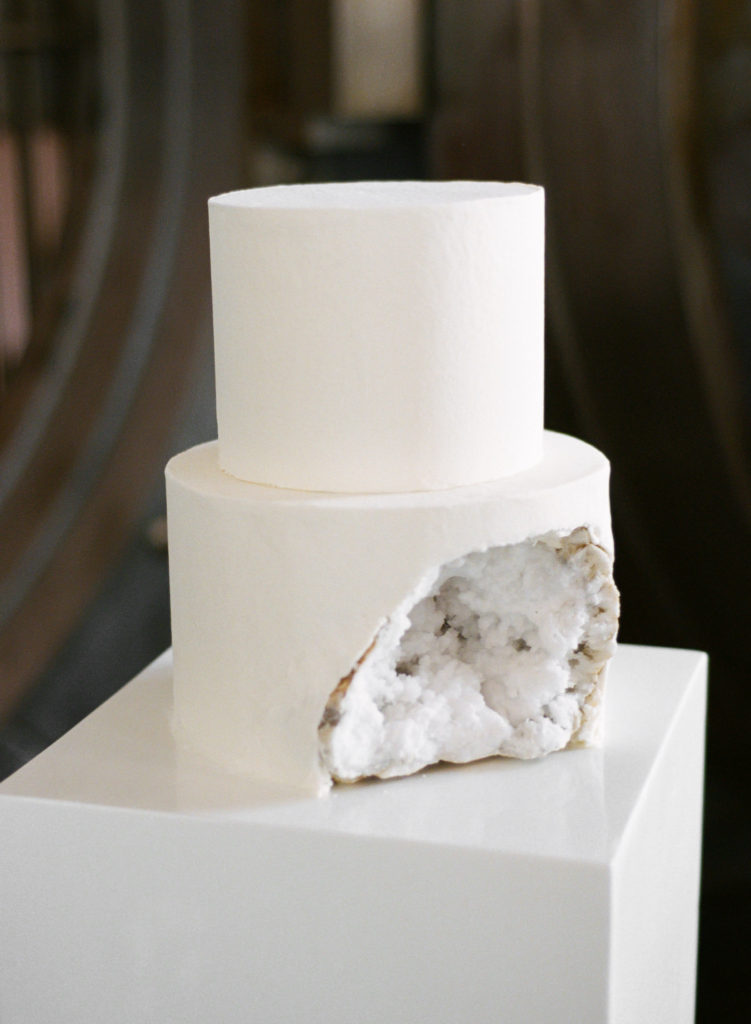 White geode wedding cake; St. Louis wedding photographer