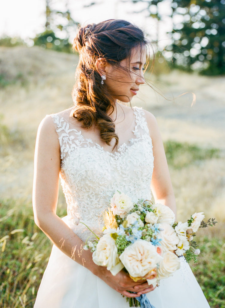 Oregon elopement wedding photography at the Columbia River Gorge; Erica Robnett Photography