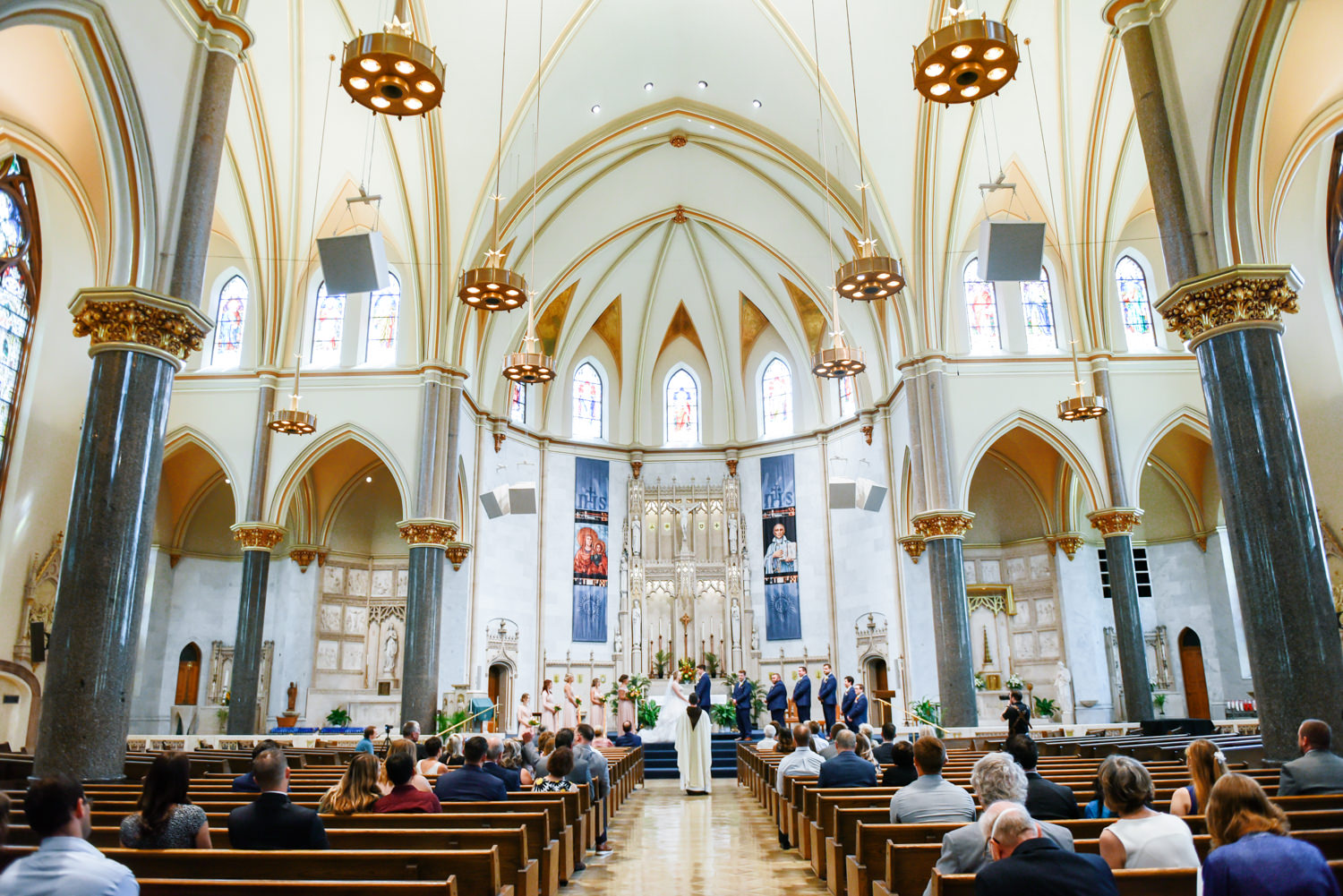 Milwaukee wedding photographer; Church of the Gesu